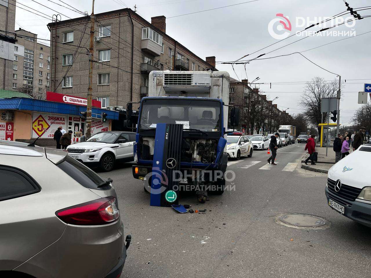 ДТП на Рабочей 24 марта: столкнулись Mercedes и Volkswagen, пострадал пешеход