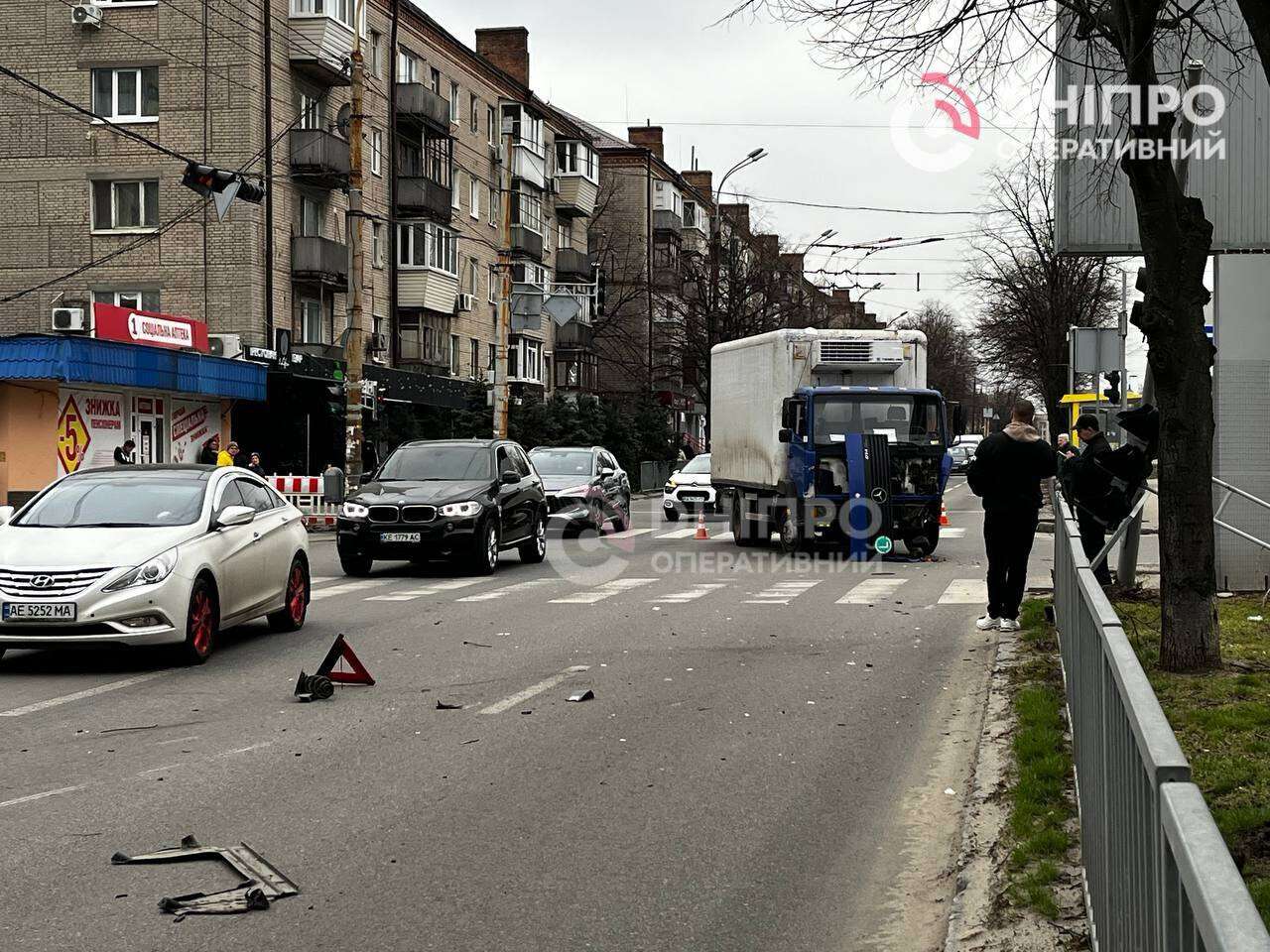 ДТП на Рабочей 24 марта: столкнулись Mercedes и Volkswagen, пострадал пешеход