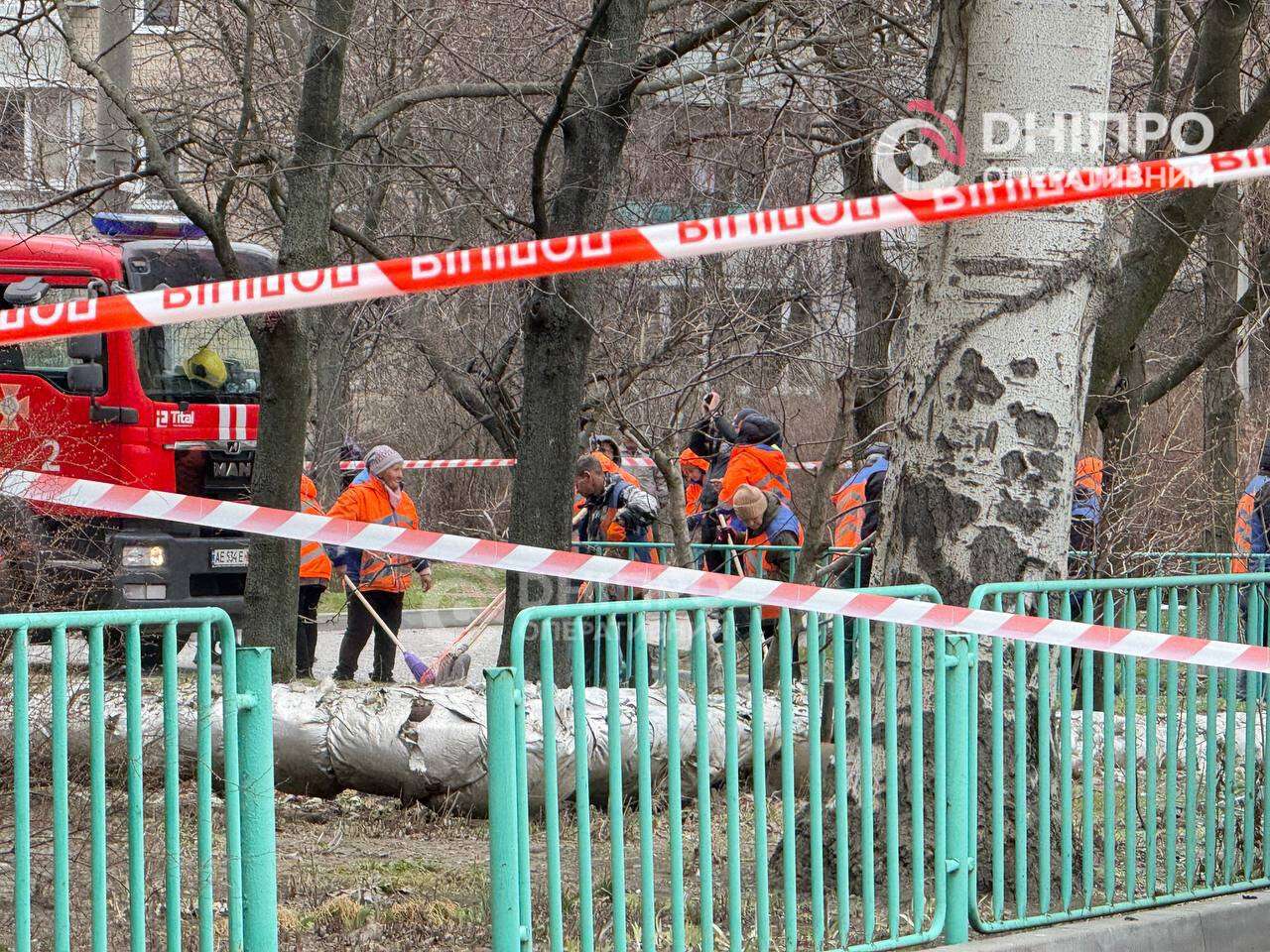 Атака на Днепр 24.03: что происходит на месте попадания &mdash; фото