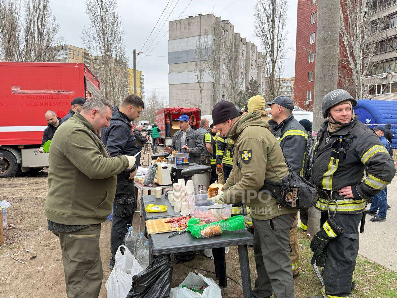 Атака на Днепр 24.03: что происходит на месте попадания &mdash; фото