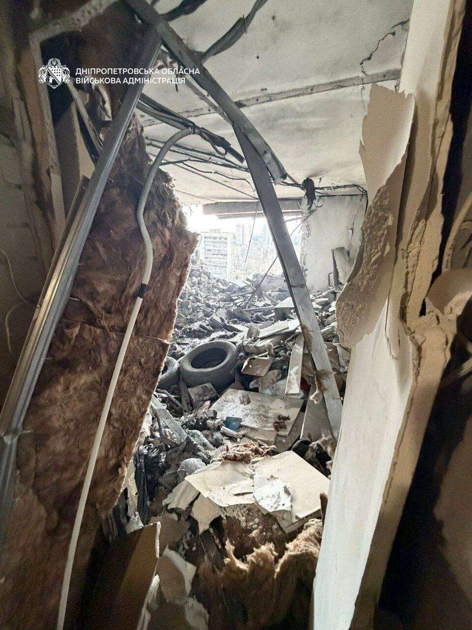 Атака на Днепр 24.03: что происходит на месте попадания &mdash; фото