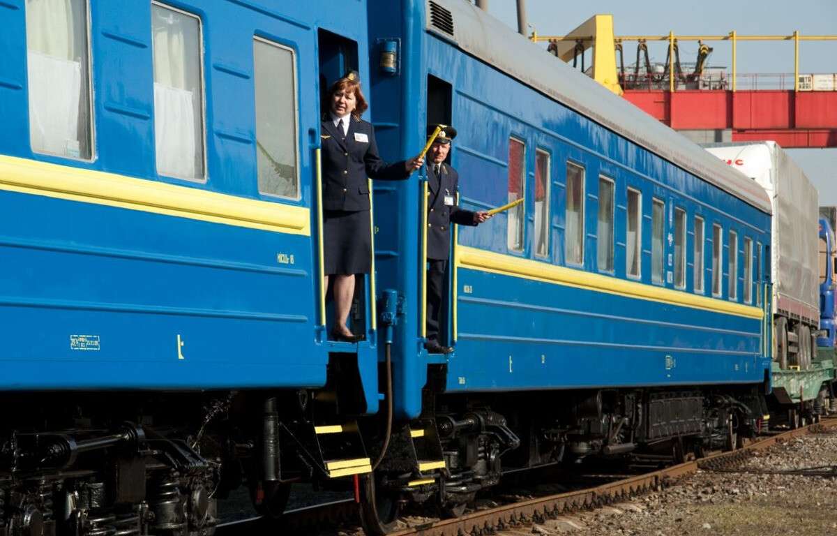 Укрзалізниця оновила правила евакуації: що важливо знати дніпрянам перед поїздкою потягом
Через зміну тактики ворожих атак на залізничну інфраструктуру, «Укрзалізниця» впроваджує оновлений протокол безпеки для пасажирів у дорозі. Про це повідомляє…
