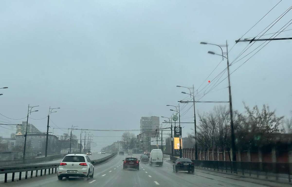 Прогноз погоди у Дніпрі на сьогодні, 30 березня 2026
У понеділок, 30 березня, хмарна погода протримається у Дніпрі увесь день. Уночі очікується дощ. До ранку він повинен послабшати, але…