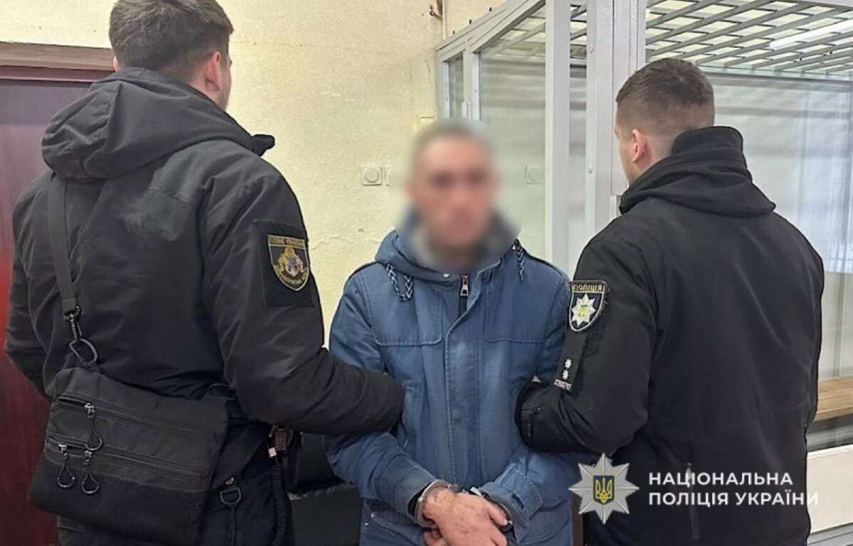 Вдарив незнайомця ножем у шию: у Дніпрі судитимуть чоловіка за вбивство
У Дніпрі перед судом постане 30-річний чоловік, якого обвинувачують у жорстокому вбивстві місцевого жителя. Про це повідомляє “Дніпро Оперативний” з…