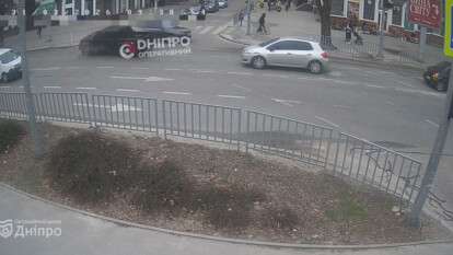 ДТП на Независимости 31.03: столкнулись Nissan и Volkswagen — видео и подробности