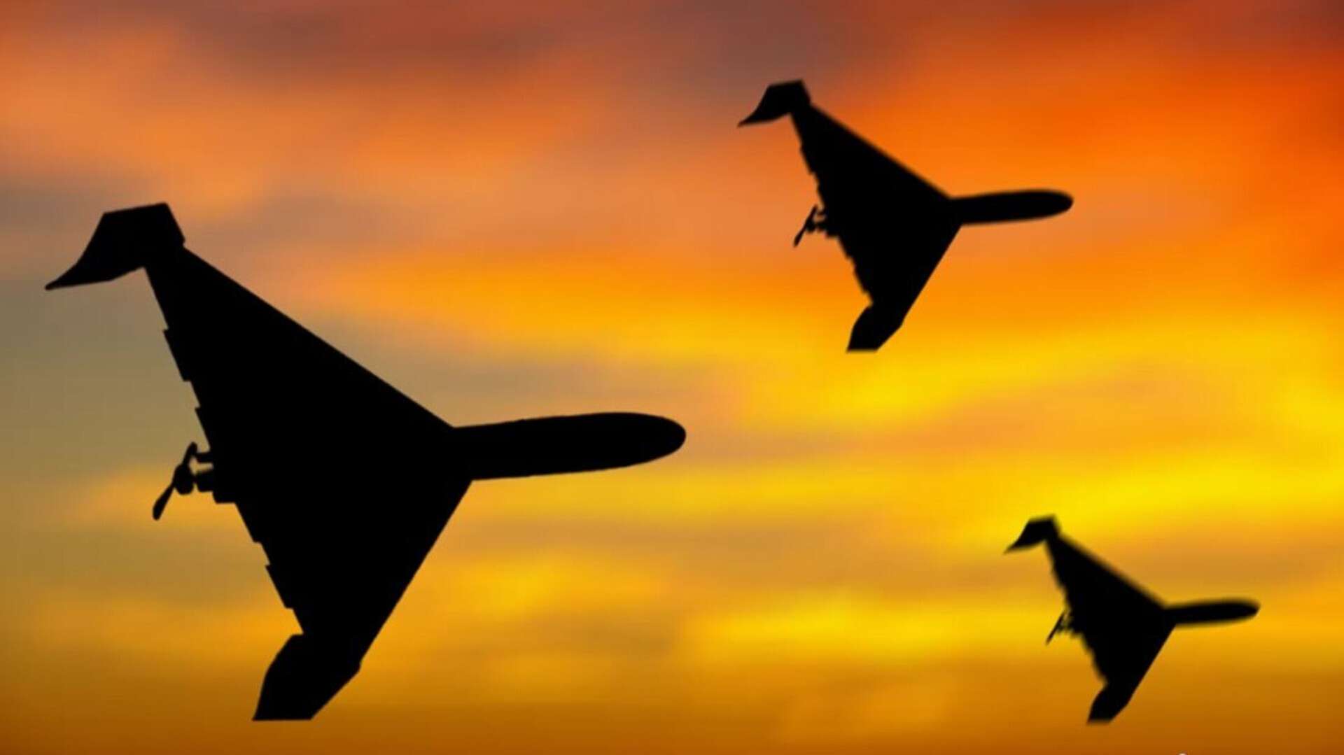 Вночі ворог атакував Дніпро та область: є постраждалі, пошкоджені будинки
У ніч проти середи, 1 квітня, ворог майже два десятки разів атакував декілька районів Дніпропетровської області. Гучно було й у…