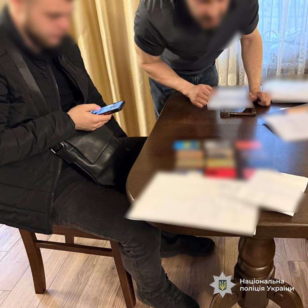 Перевипускали SIM-картки і чистили рахунки: на Дніпропетровщині накрили банду аферистів