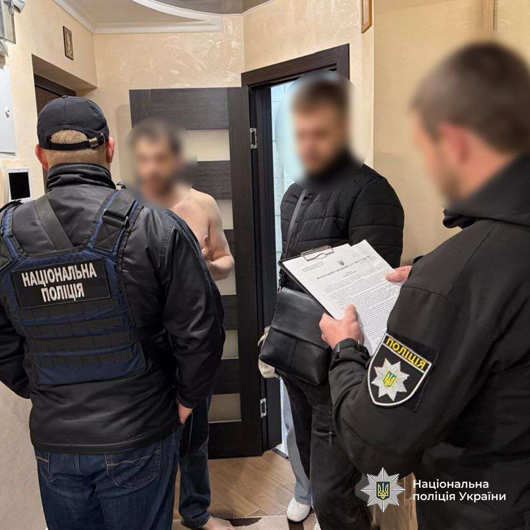 Перевипускали SIM-картки і чистили рахунки: на Дніпропетровщині накрили банду аферистів