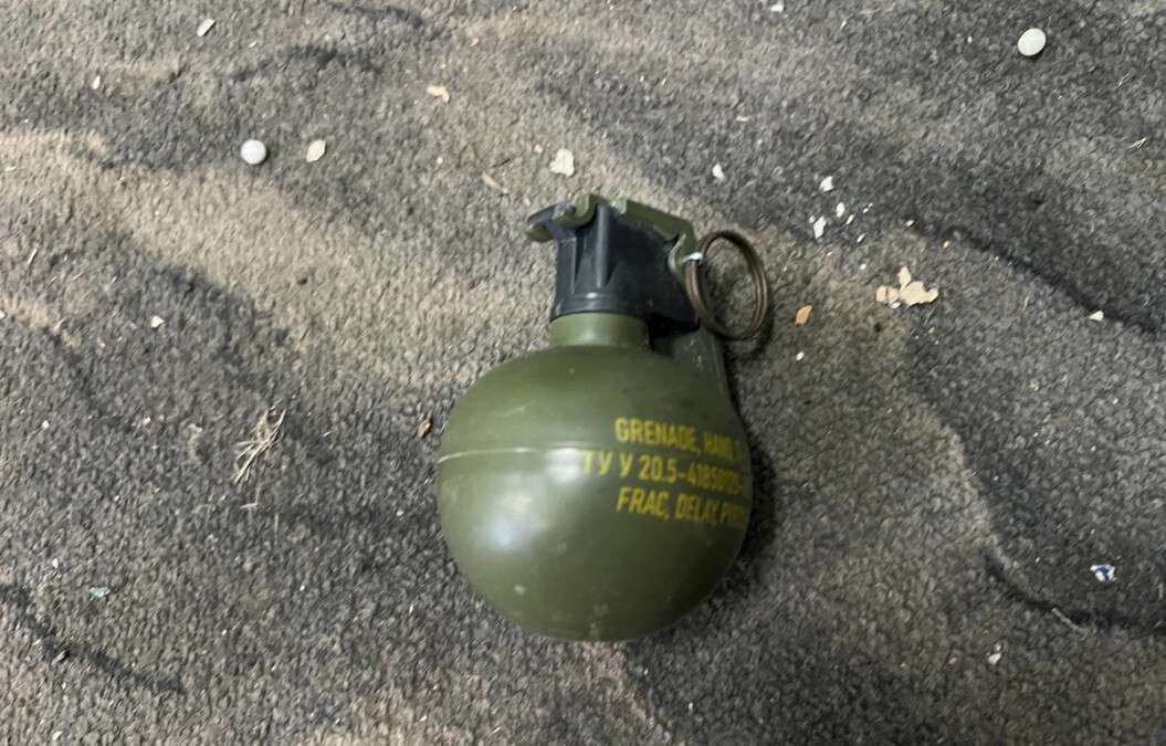 У Кам’янському чоловік кинув у дітей страйкбольну гранату під час сварки