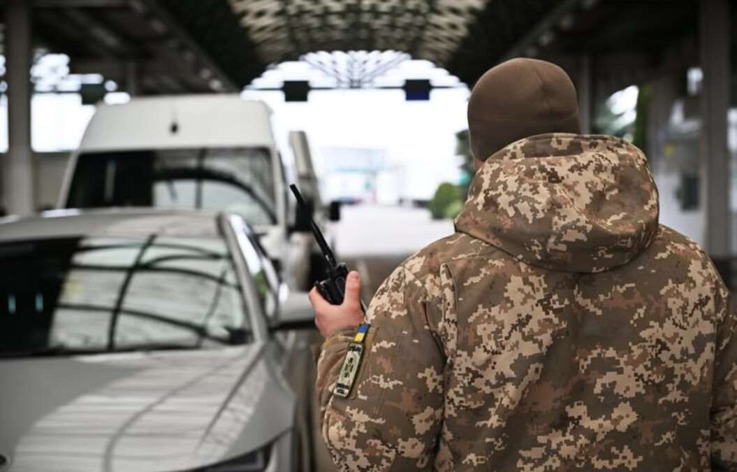 На кордоні з Польщею утворилися черги: ситуація на пунктах пропуску