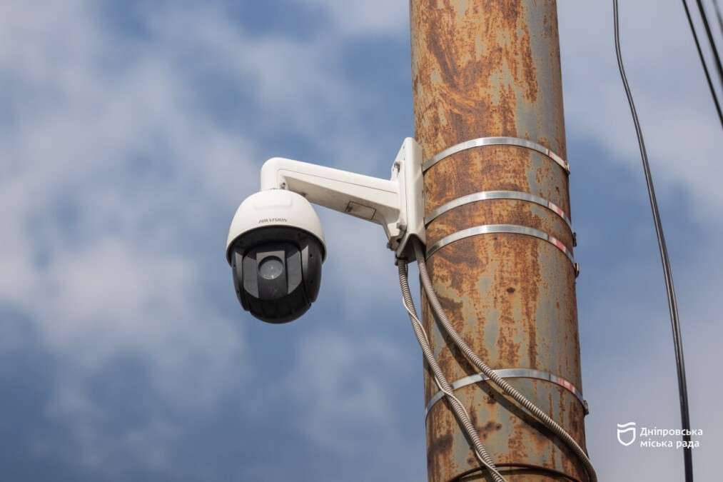 В Днепре расширяют сеть видеонаблюдения и устанавливают новые средства безопасности на дорогах