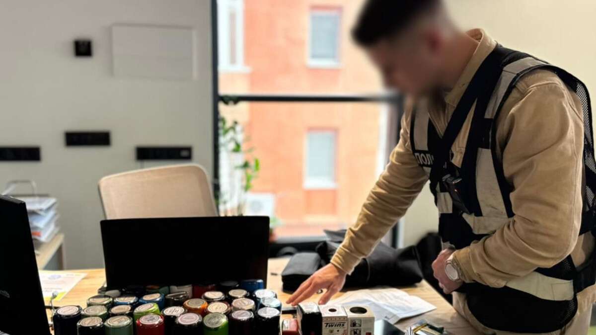 Кол-центр шахраїв викрили: цькували, погрожували та завдали 5 млн збитків