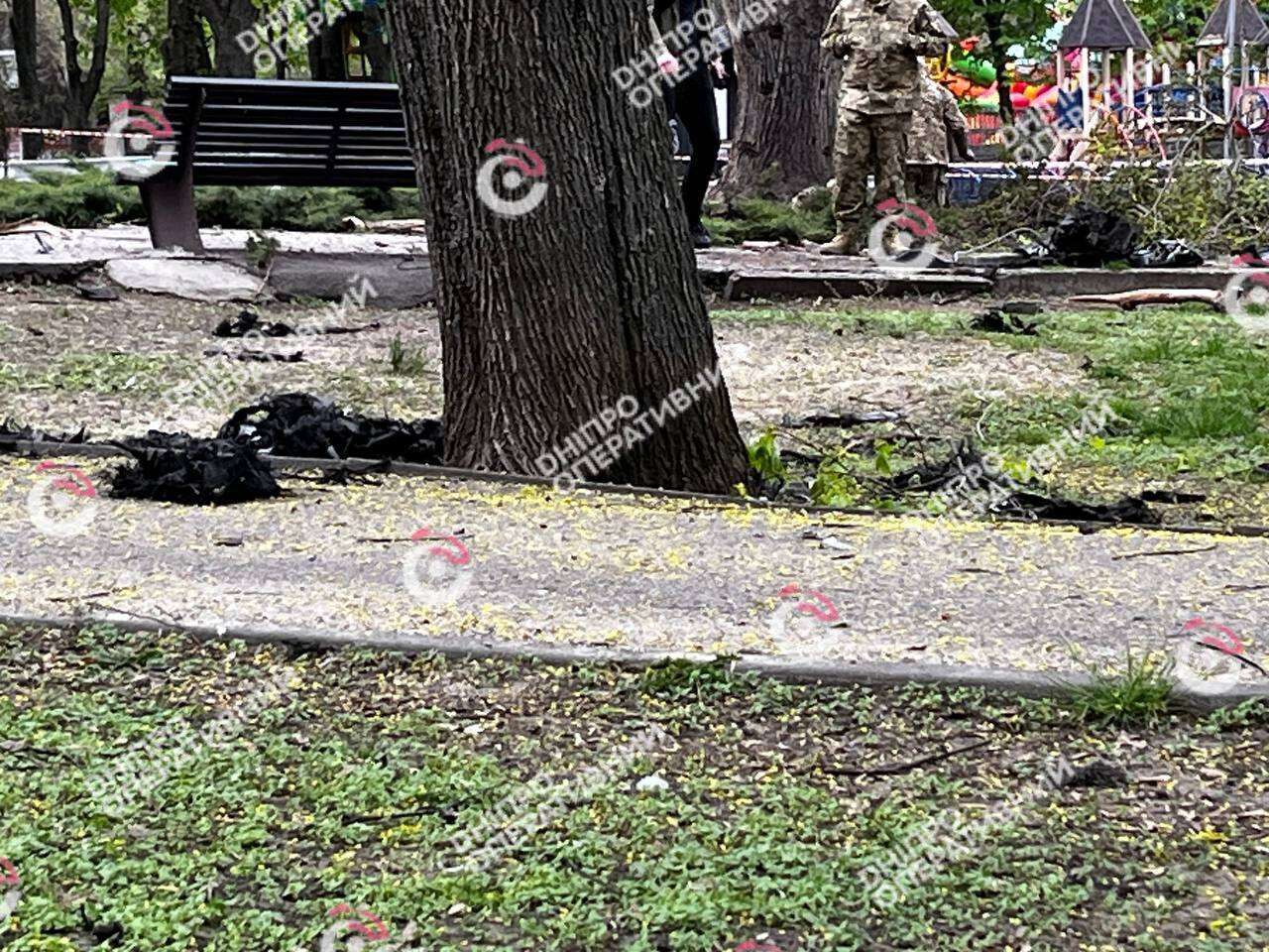 Уламок БпЛА впав посеред парку під час атаки 17 квітня 2026