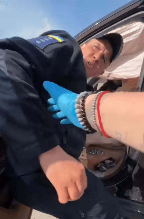 Блогер Потєряйло (Кучер) хайпує на прильотах, вдає із себе &ldquo;лікаря&rdquo; і паразитує на постраждалих, - це обурює такмед-спільноту - волонтер-медик Олег Шишков