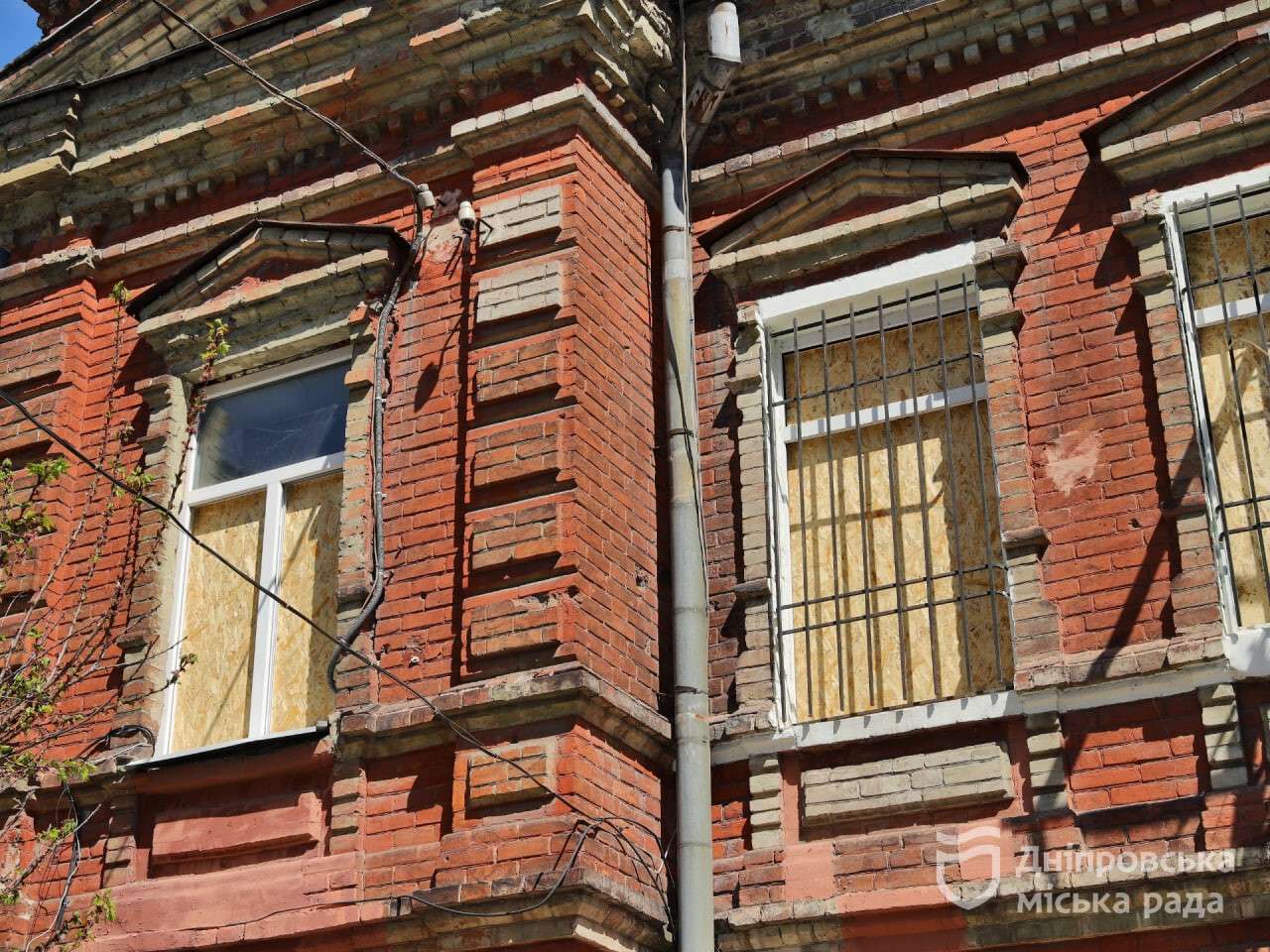 Мэр Борис Филатов рассказал о ликвидации последствий и показал городской автобус-штаб