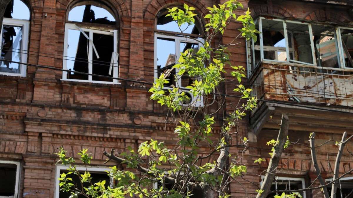 Мэр Борис Филатов рассказал о ликвидации последствий и показал городской автобус-штаб