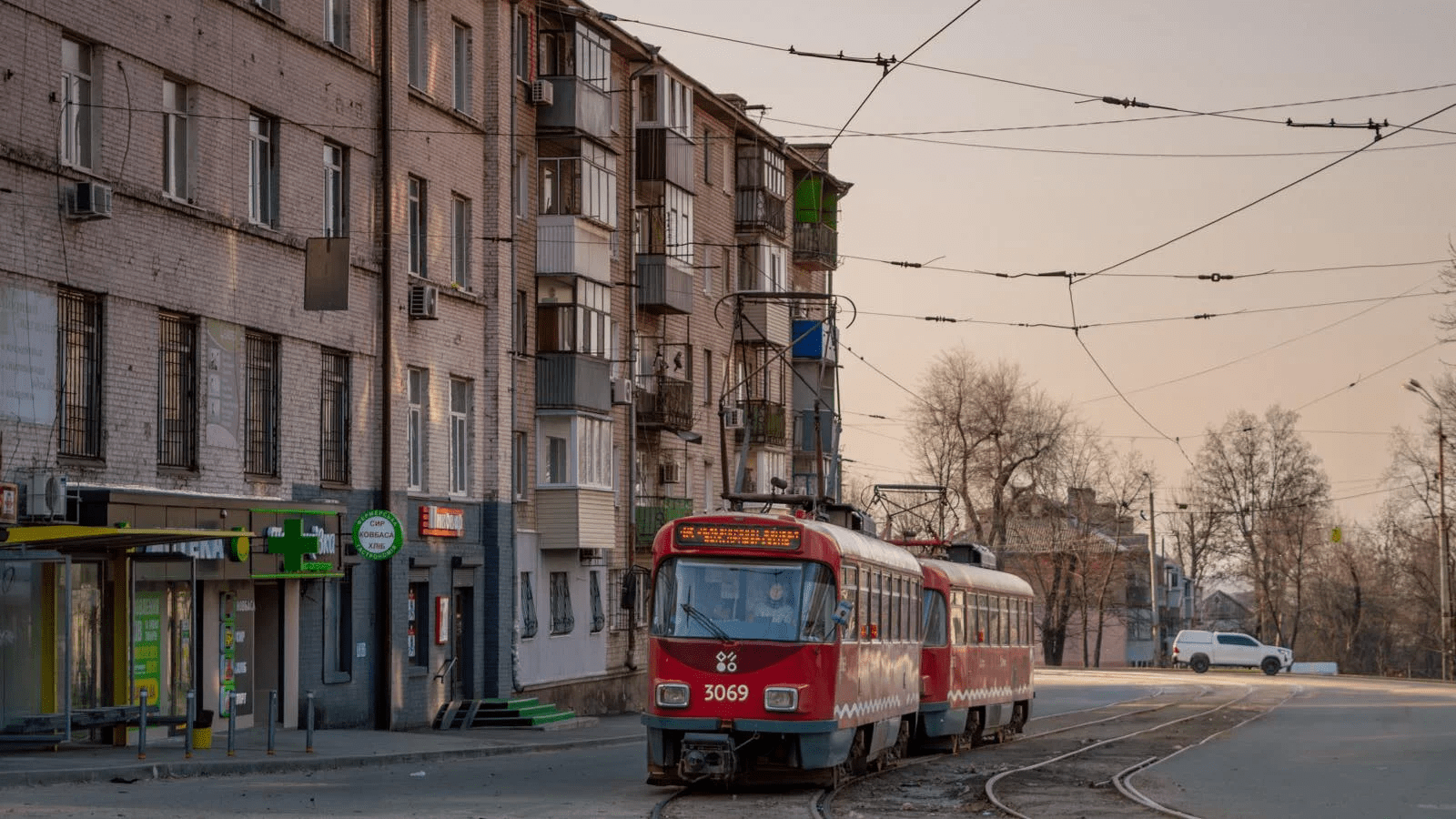 Транспорт у Дніпрі на вихідних курсуватиме зі змінами через ремонт на Паторжинського
У Дніпрі тимчасово зміниться робота громадського транспорту через ремонт трамвайної колії на перехресті проспекту Науки та вулиці Паторжинського. Про це…