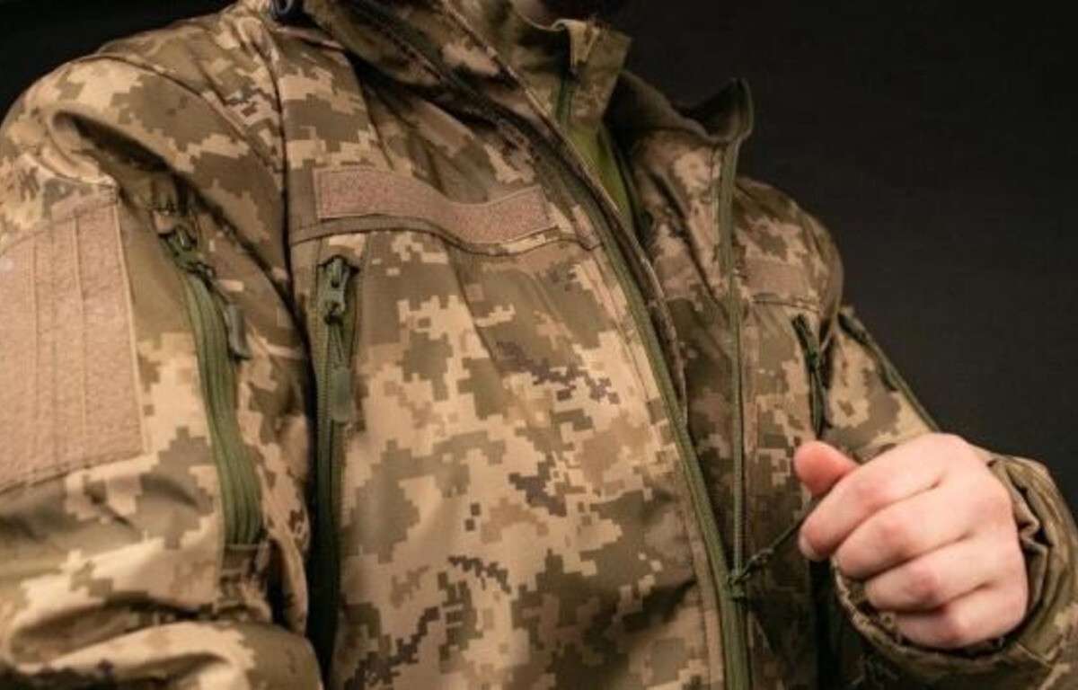 Стиль мілітарі чи порушення закону? Як дніпрянам носити камуфляж і не “влетіти” на штраф
Камуфляжні принти та фасони давно стали звичною частиною гардероба багатьох дніпрян. Хтось обирає такий одяг для риболовлі чи полювання, хтось…