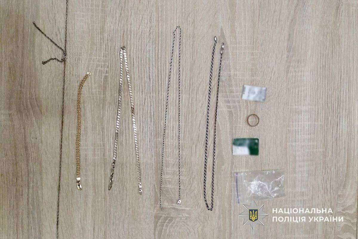 Вор обчистил квартиру