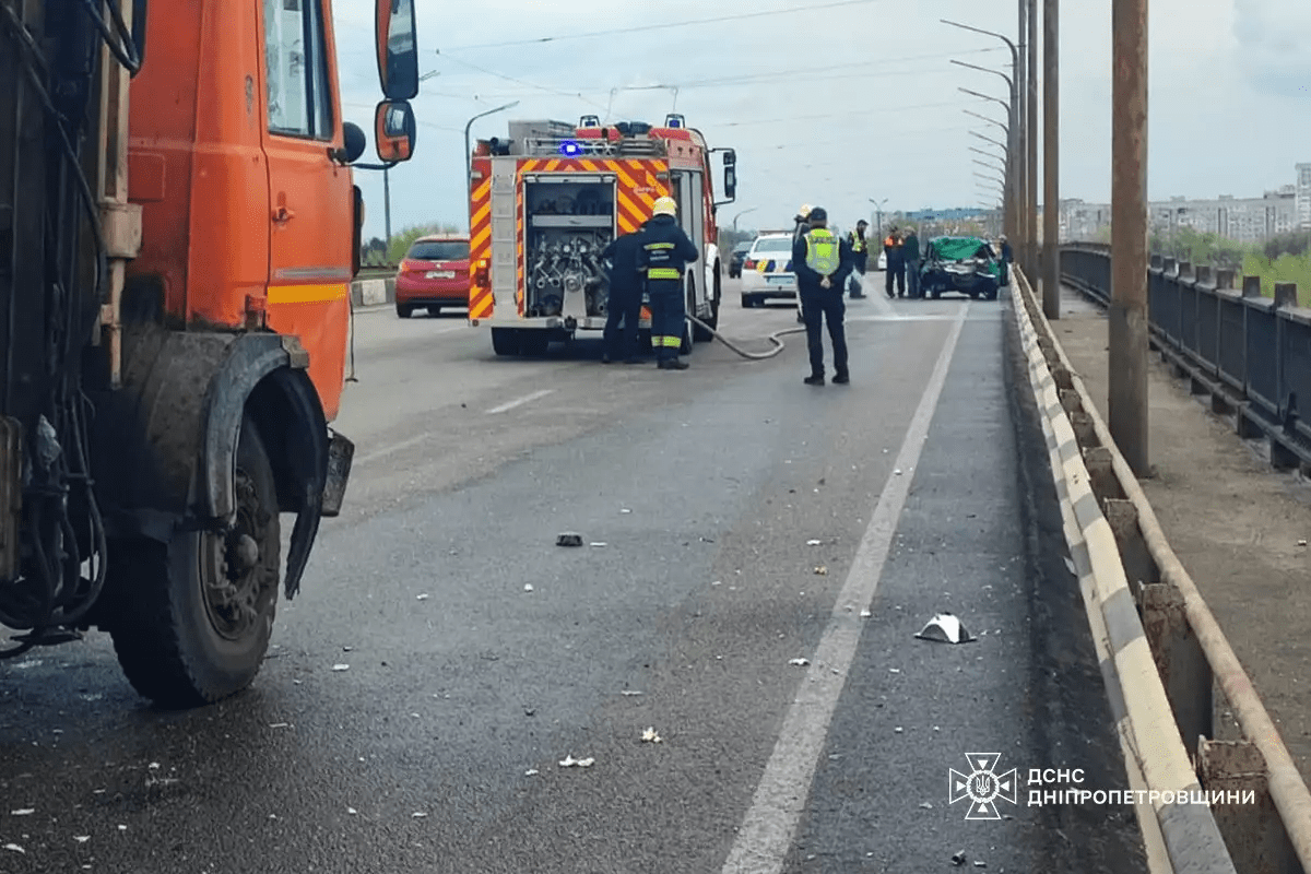 ДТП на мосту в Днепре