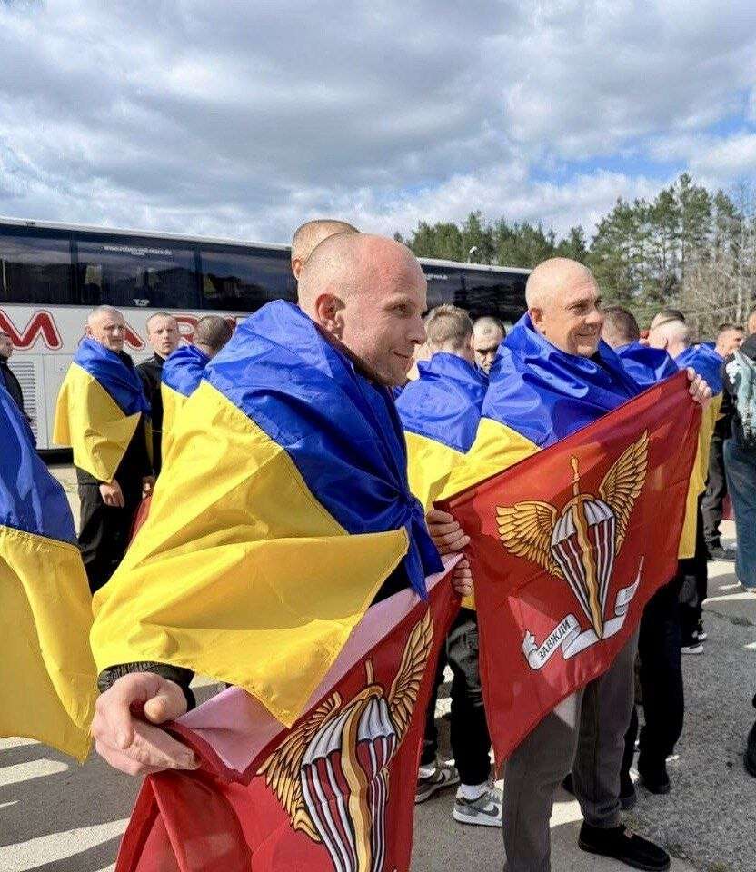 73-й обмін військовополоненими 24.04: додому повернулися 193 Захисник