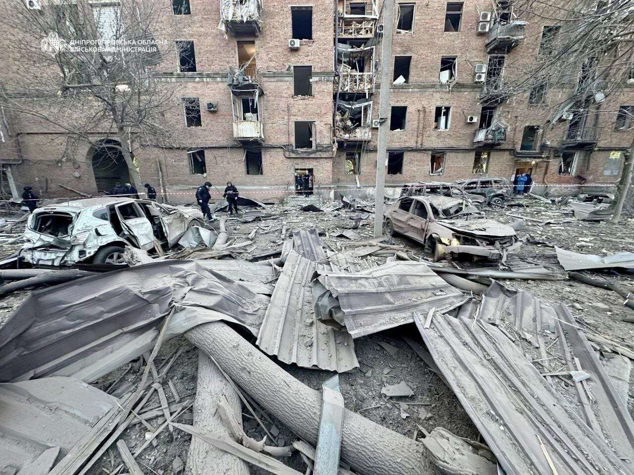 Взрывы в Днепре ночью 25 апреля &mdash; враг массированно атаковал город