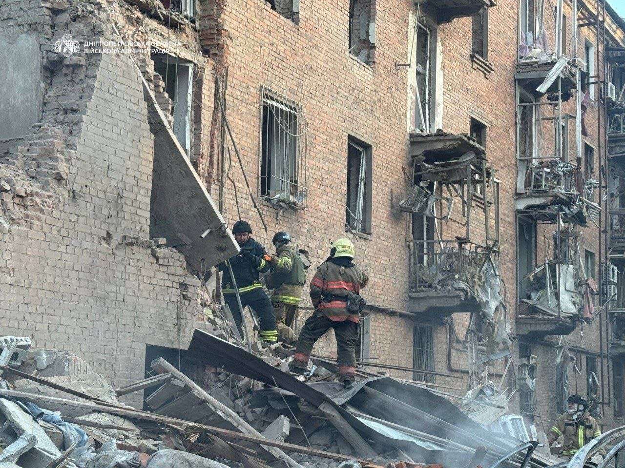 Взрывы в Днепре ночью 25 апреля &mdash; враг массированно атаковал город