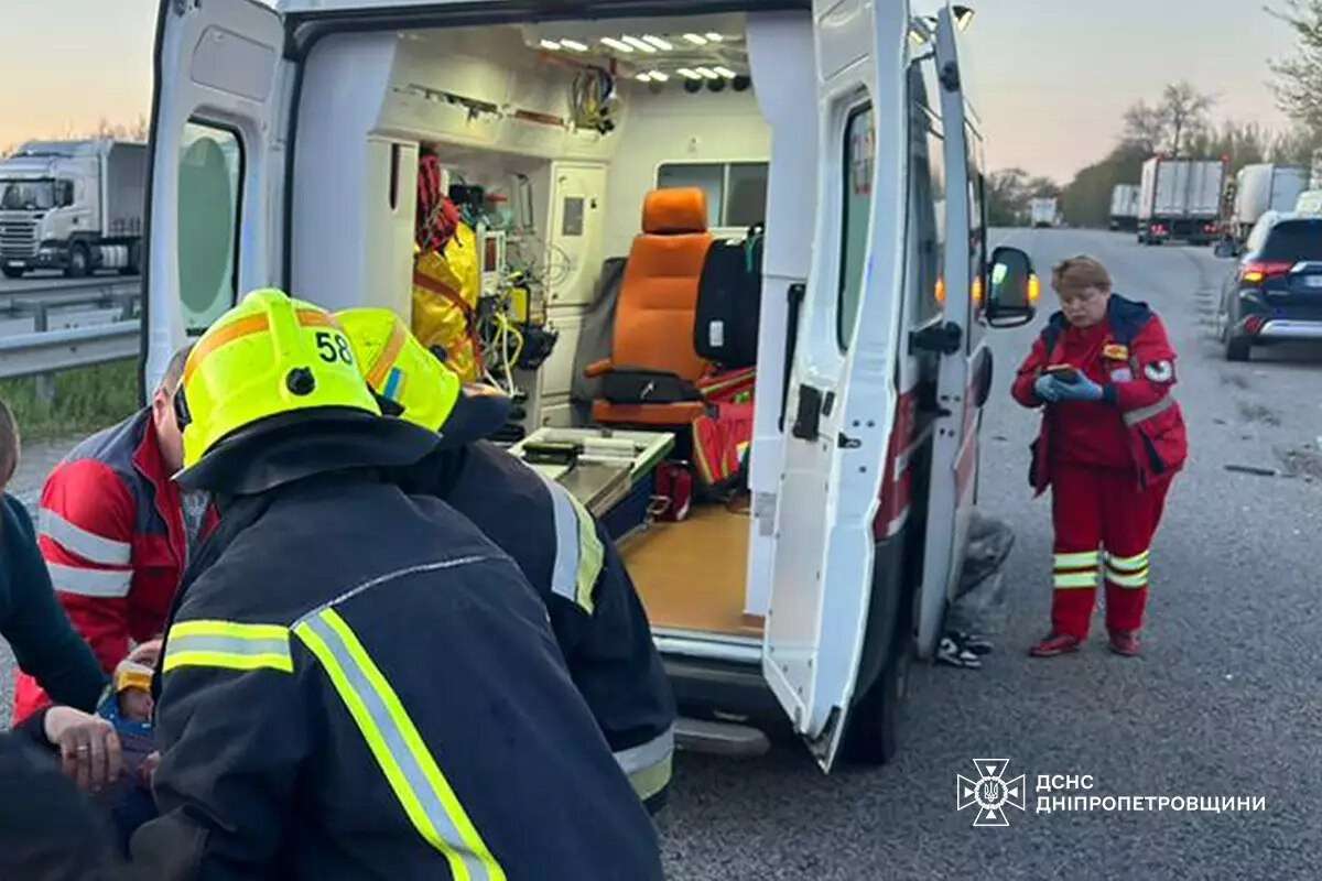 Смертельна ДТП у Дніпровському районі 28.04: подробиці від ДСНС