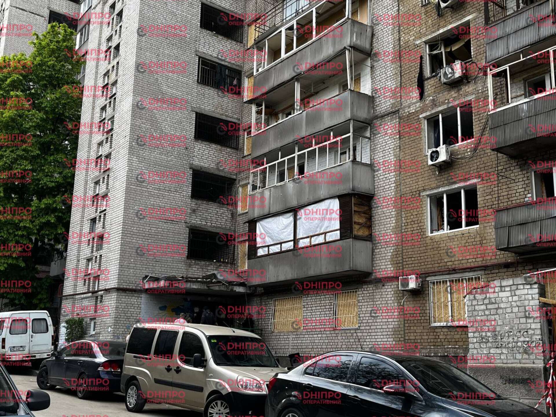 Атака на Днепр 23.04: что происходит возле поврежденного дома 28.04