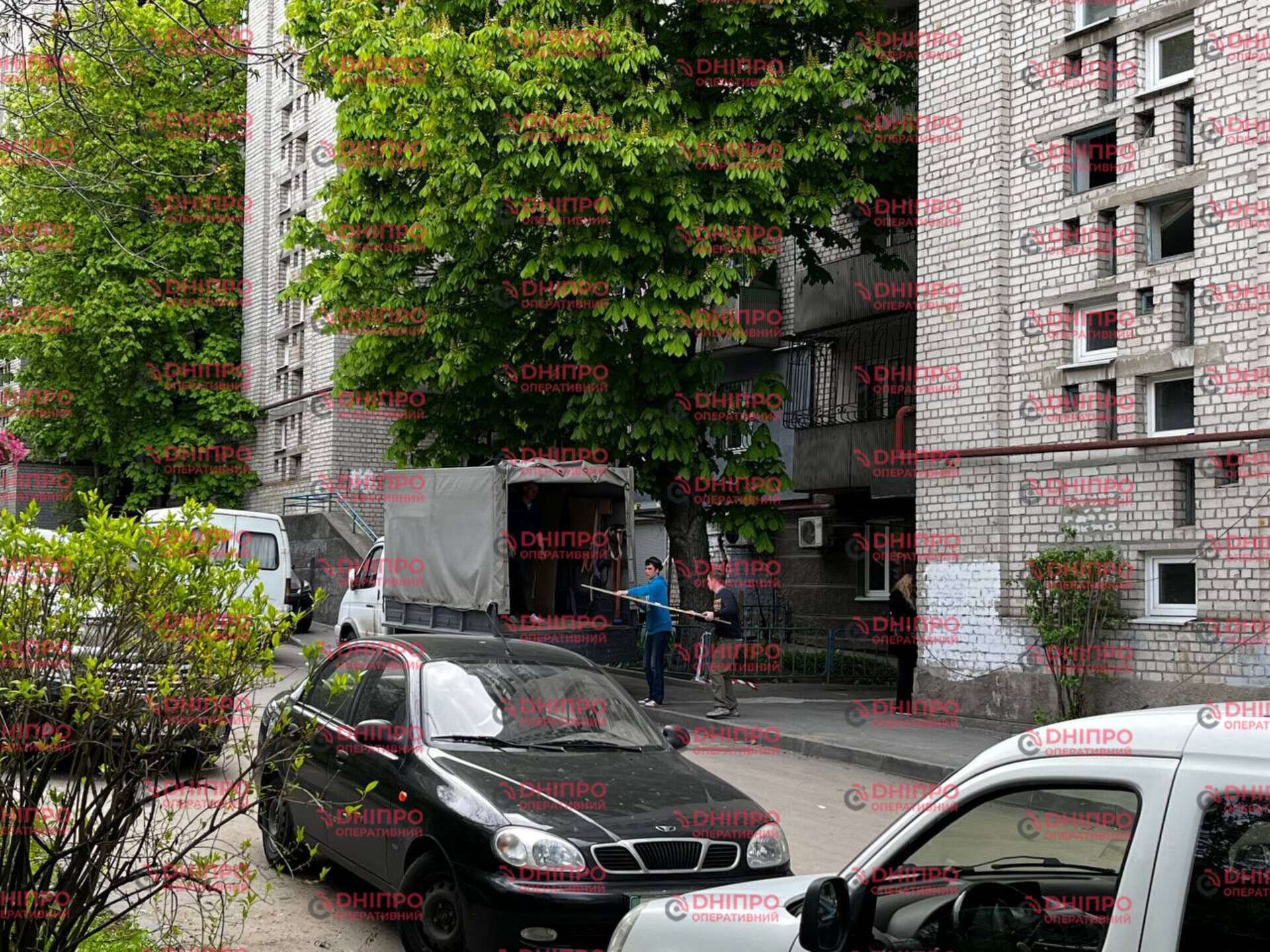 Атака на Днепр 23.04: что происходит возле поврежденного дома 28.04