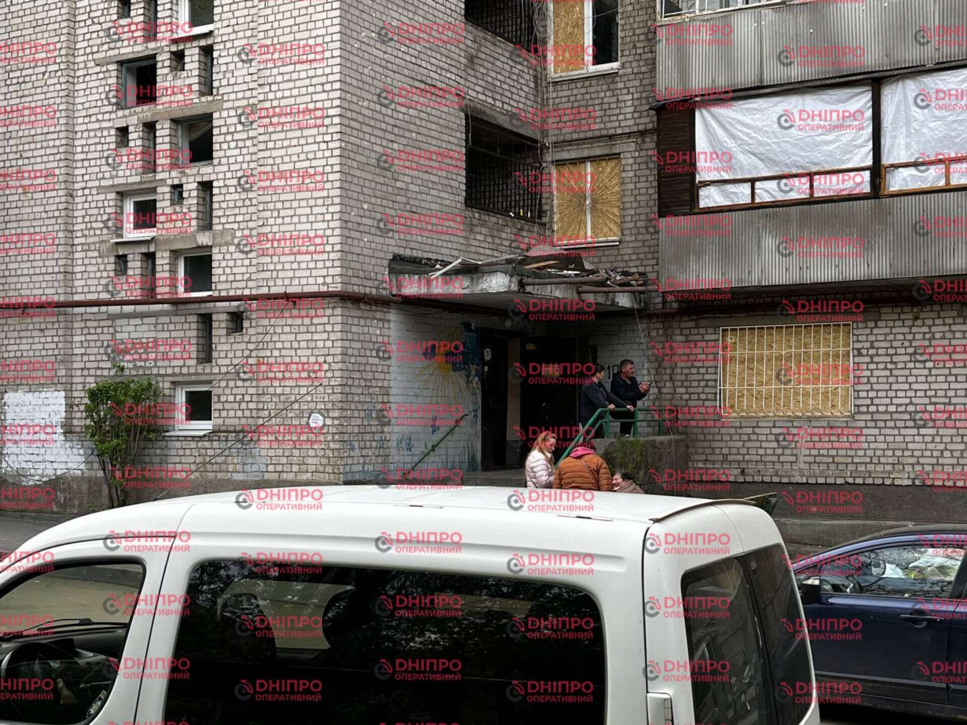 Атака на Днепр 23.04: что происходит возле поврежденного дома 28.04