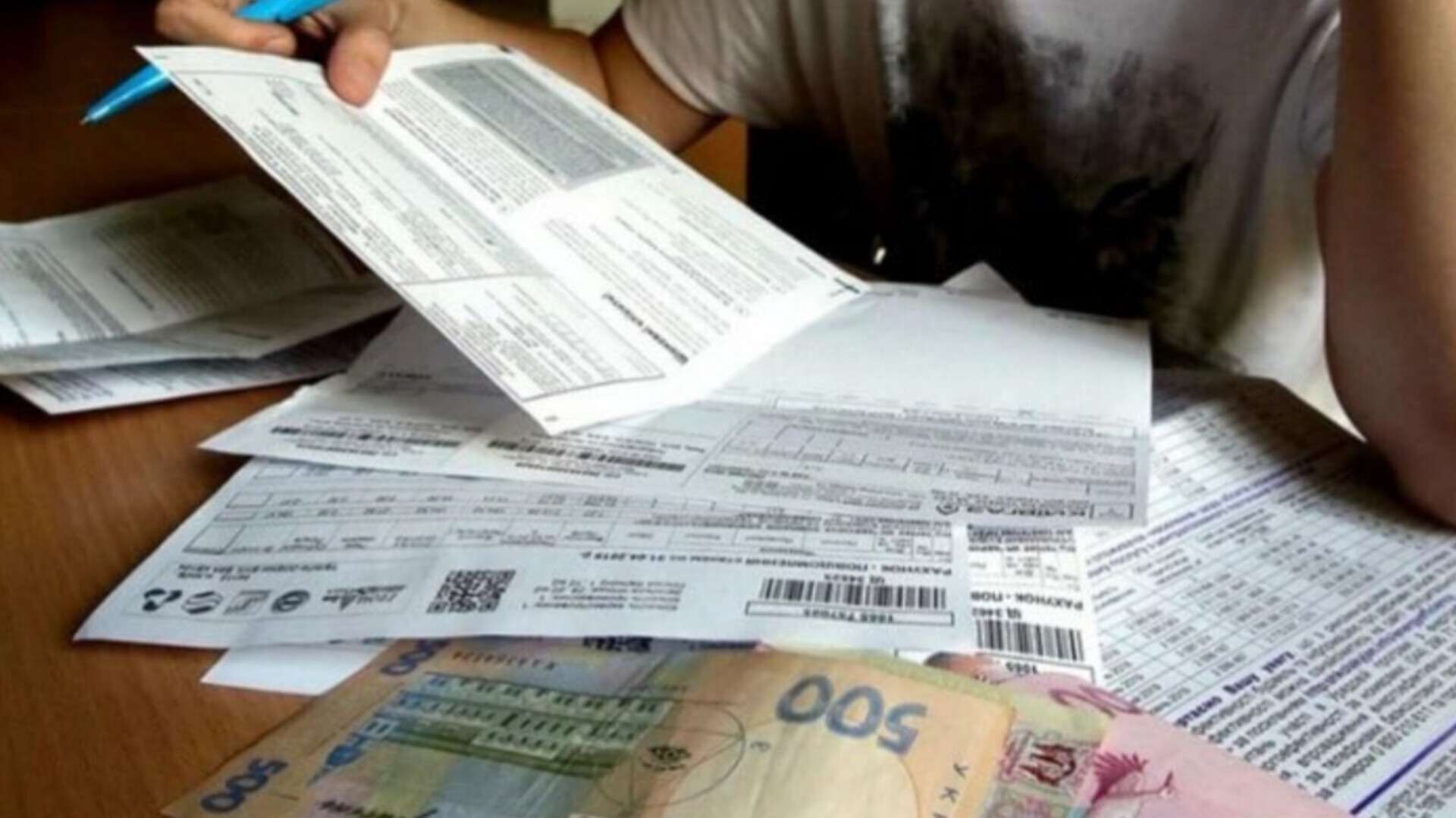 Тарифи на газ, воду та світло: скільки платитимуть дніпряни з 1 травня
З 1 травня деякі тарифні пільги для населення в Україні зміняться. Також буде встановлено нові граничні ціни на ринку електроенергії.…