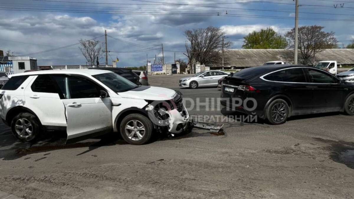 Сразу два ДТП произошли на Сичеславской Набережной 29.04: подробности