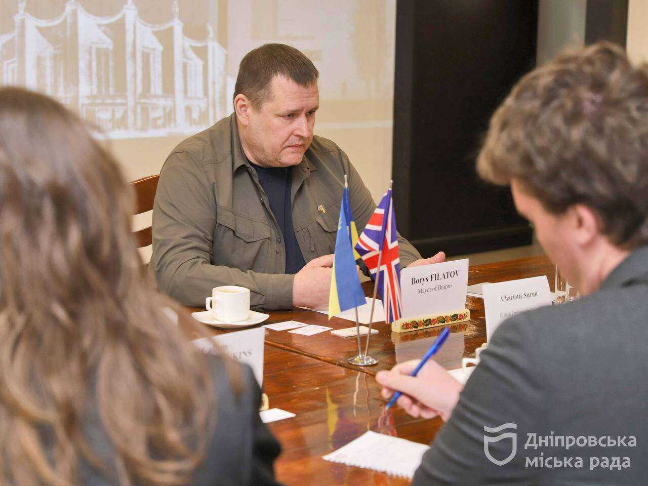 Філатов зустрівся з виконуючою обов'язки посла Великої Британії в Україні Шарлоттою Сюрен