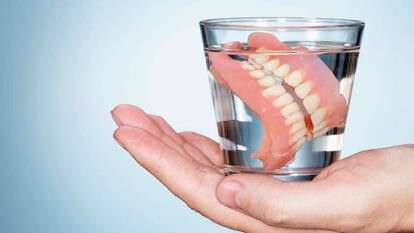 Гигиенический гид: как продлить жизнь вашим съемным протезам
