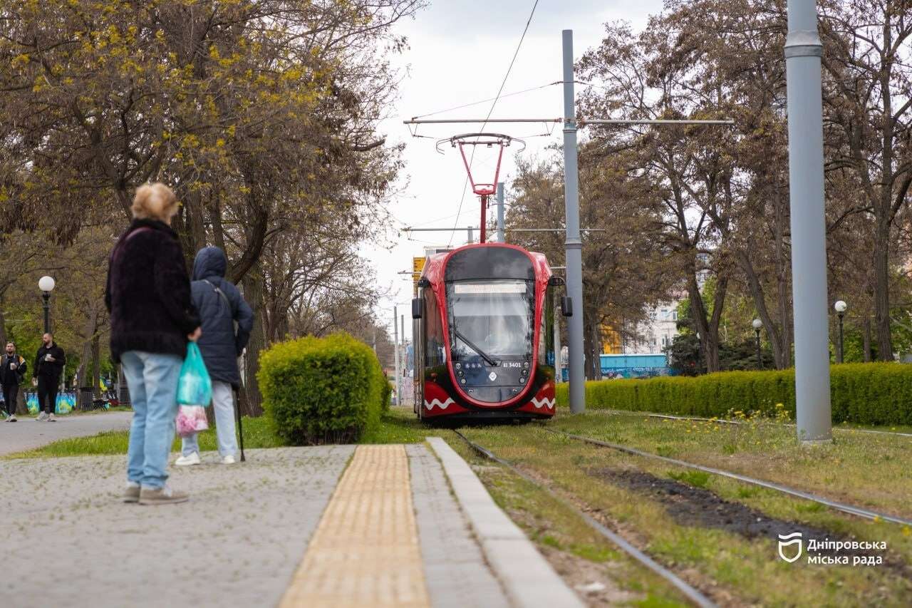 У Дніпрі посилюють інклюзивність електротранспорту: на маршрутах з&rsquo;явиться більше низькопідлогових трамваїв та тролейбусів