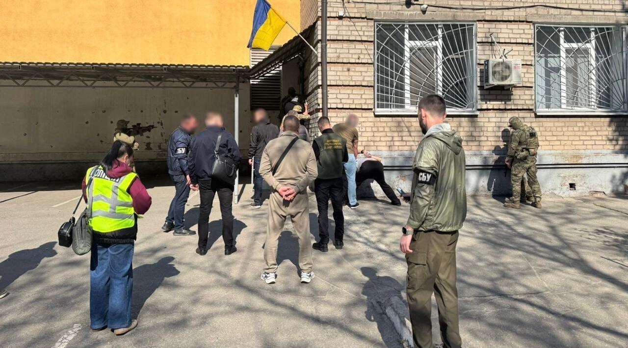 Затримання та обшуки в ТЦК у Дніпрі 06.05: з'явилися подробиці від СБУ