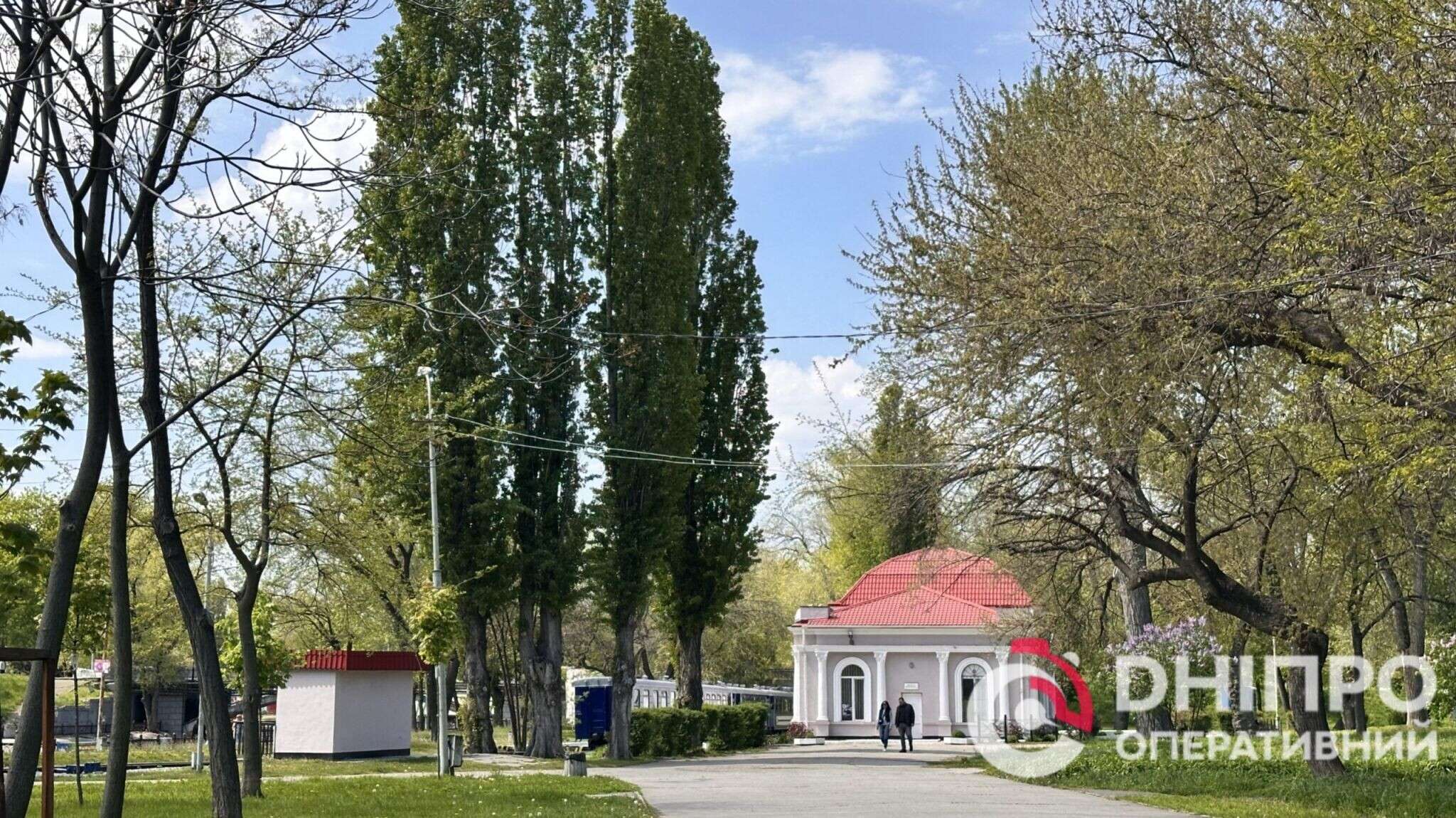 Прогноз погоди у Дніпрі на сьогодні, 7 травня 2026
У четвер, 7 травня, у Дніпрі з ранку до вечора триматиметься ясна погода. Без опадів. Чи чекати сьогодні магнітних бур,…