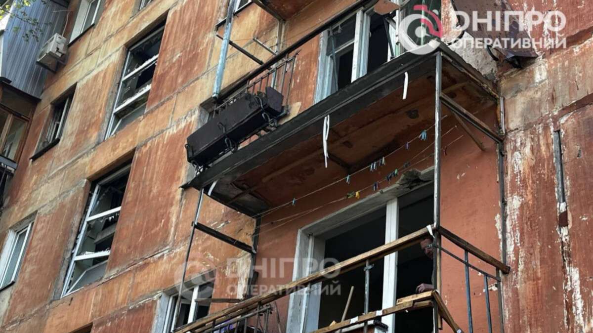 Атака на Дніпро 7 травня: пошкоджено будинки та авто - кадри з місця події