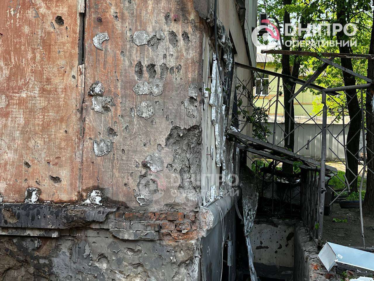 Атака на Дніпро 7 травня: пошкоджено будинки та авто - кадри з місця події
