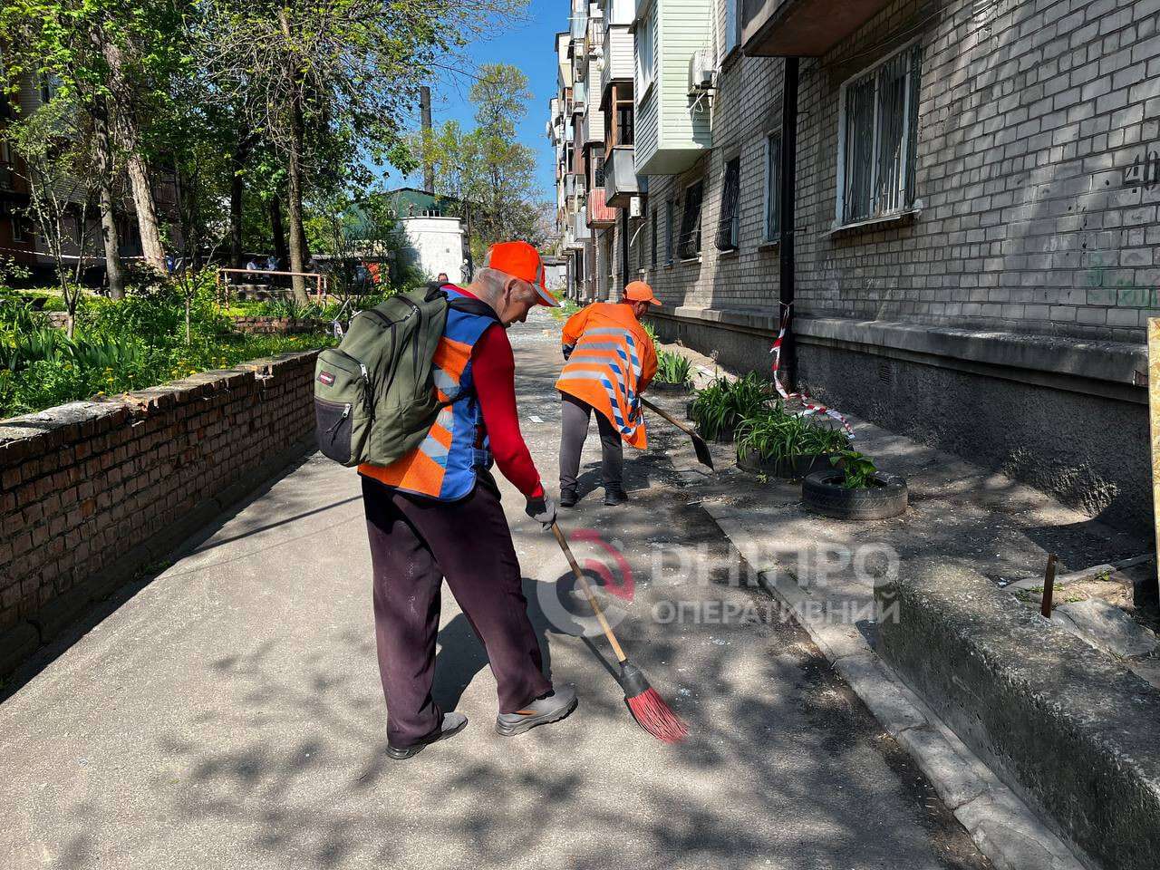 Атака на Дніпро 7 травня: пошкоджено будинки та авто - кадри з місця події