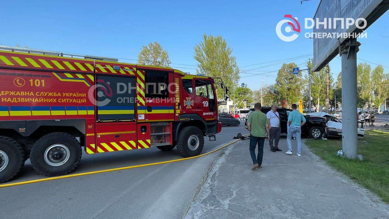 ДТП на Запорожском шоссе 07.05: смяло ВАЗ, есть пострадавший
