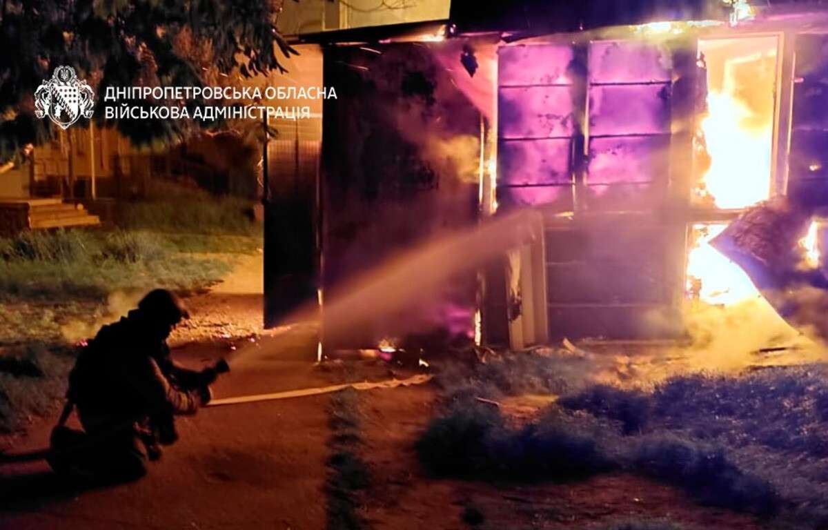 Ворог не припиняв обстрілювати Дніпропетровщину: як минула ніч на 9 травня
Майже 20 разів ворог атакував два райони Дніпропетровщини артилерією та безпілотниками в ніч на суботу, 9 травня. Про це повідомляє…