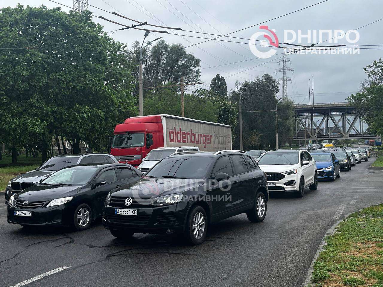 Масштабний затор та аварії на Січеславській Набережній вранці 11.05 - подробиц