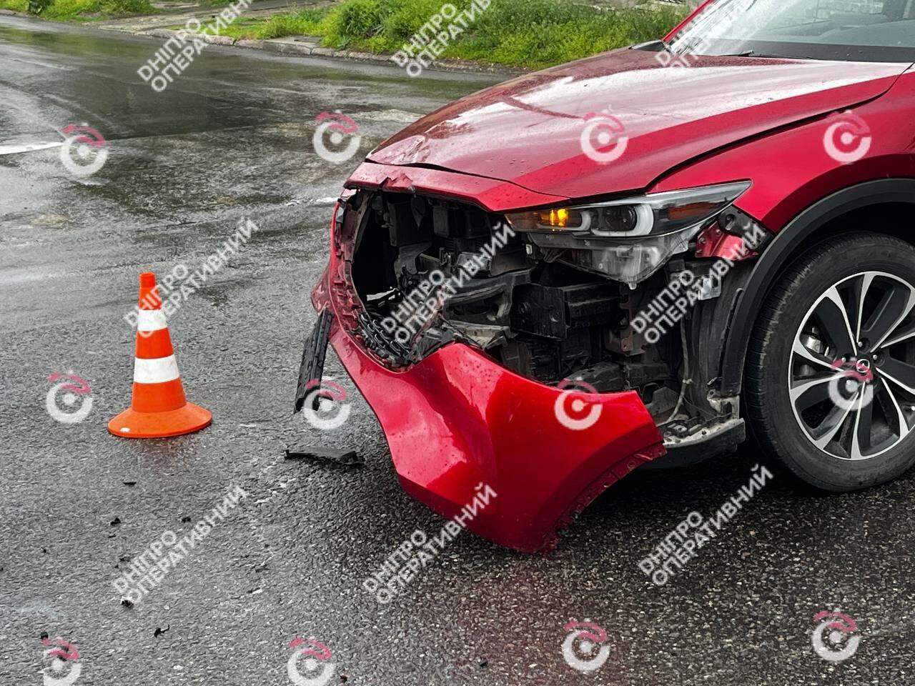 ДТП на Щепкіна 11.05: зіткнулися мотоцикліст та Mazda - кадри