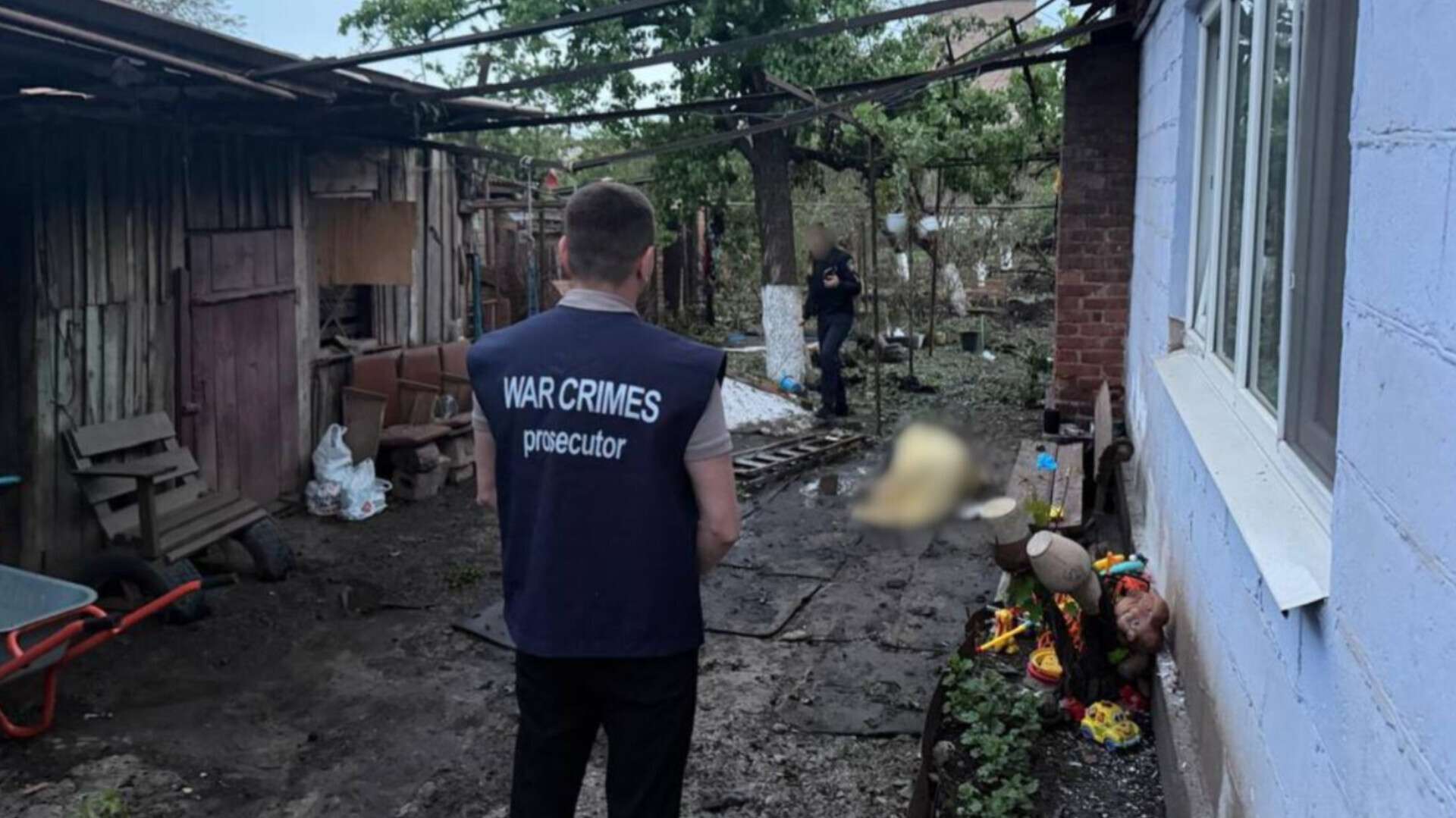 Тяжко поранене немовля доправлять до Дніпра: стан постраждалих внаслідок атаки рф на Кривий Ріг
Дев'ятимісячна дівчинка, яка зазнала поранень під час вечірньої атаки росіян на Кривий Ріг, досі перебуває у тяжкому стані. Про стан…