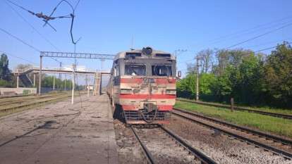 Приміський потяг Запоріжжя-Синельникове опинився під ударом ворога, є постраждалі 15.05
