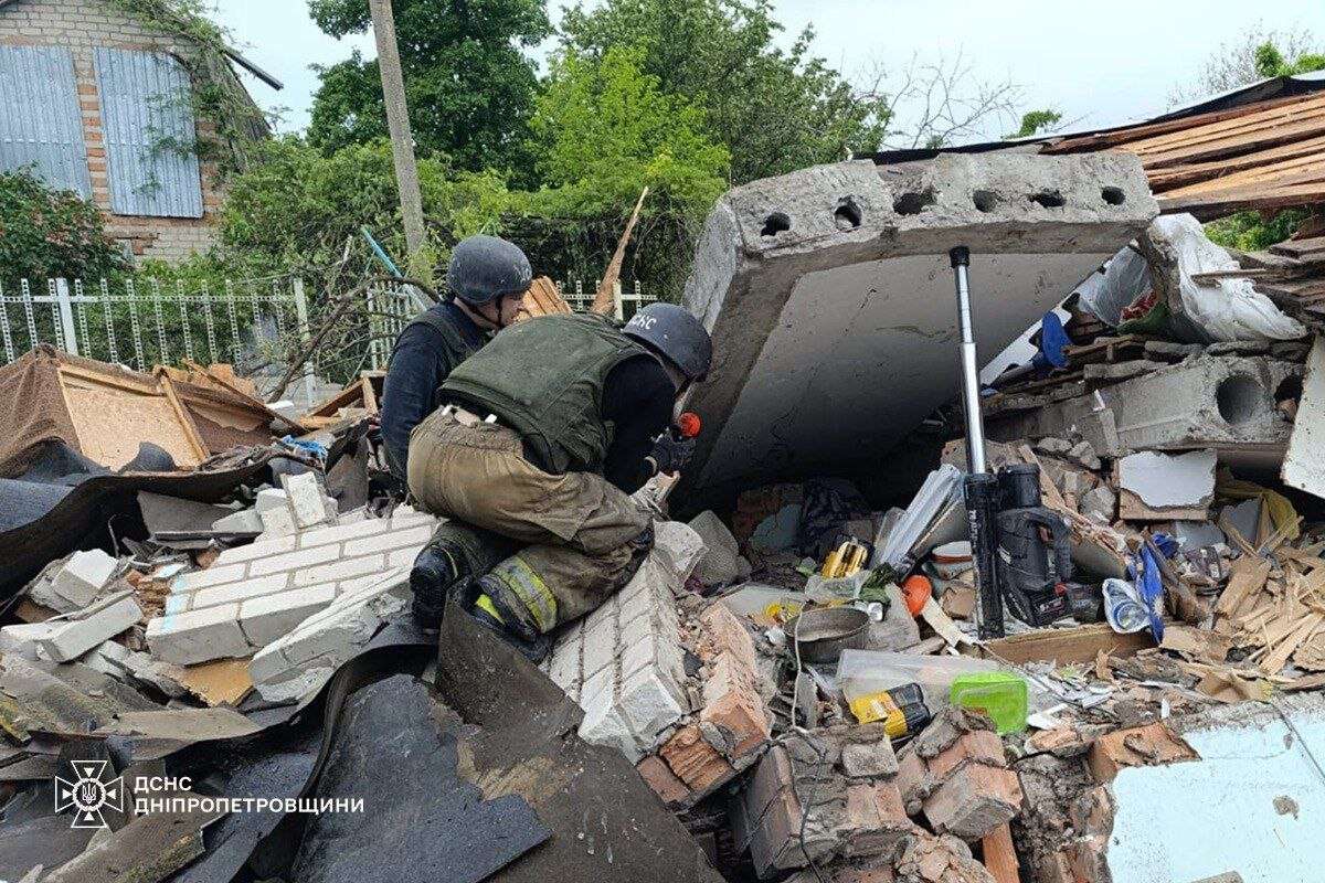 Дві людини загинули, ще п’ятеро – поранені: ворог не припиняв гатити по Дніпропетровщині БпЛА і артилерією