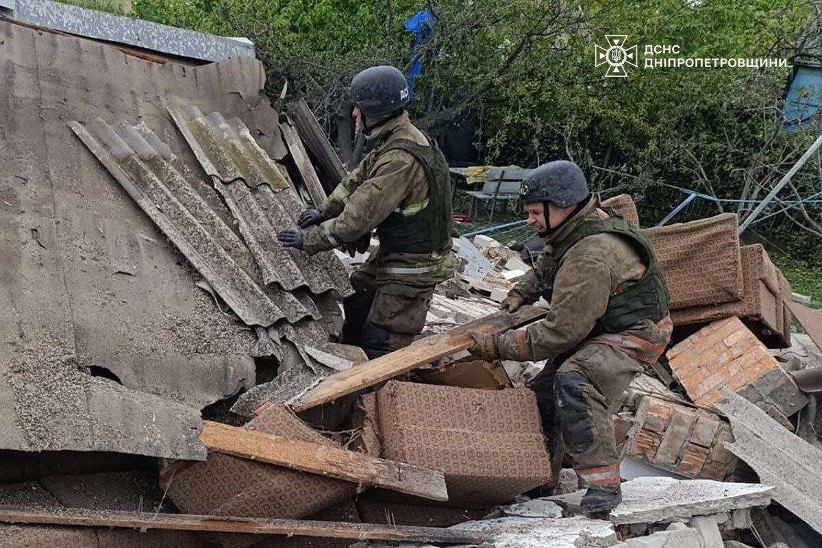 Дві людини загинули, ще п’ятеро – поранені: ворог не припиняв гатити по Дніпропетровщині БпЛА і артилерією