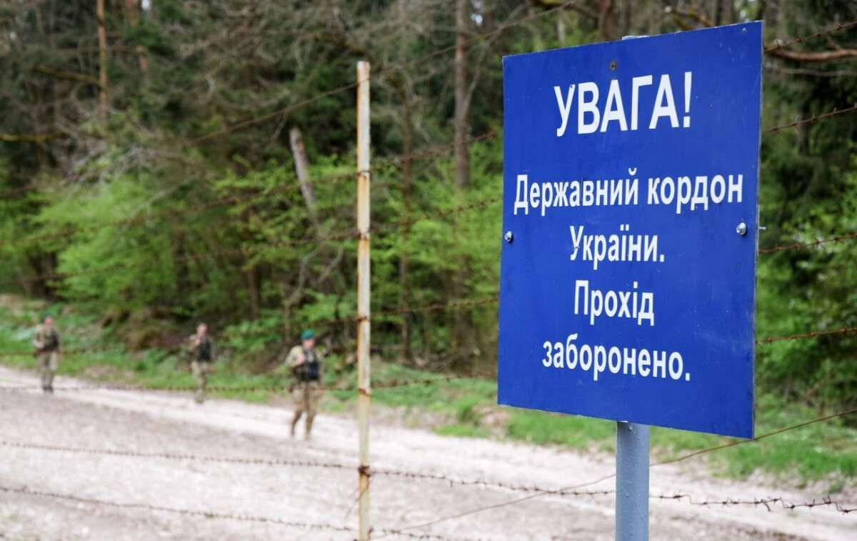 Відповідальність за незаконний перетин кордону в 2026 році: перелік штрафів та терміни ув'язнення
В Україні у 2026 році посилено контроль за виїздом громадян через державний кордон в умовах воєнного стану. За спроби нелегально…